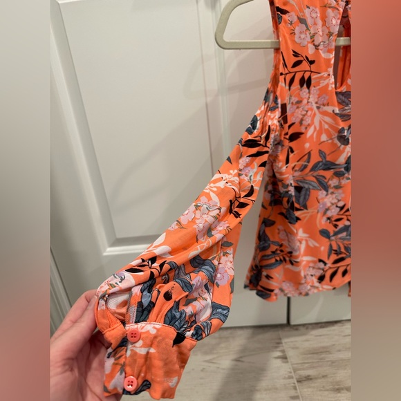 BEBE Blouse Top Cold Shoulder - Picture 4 of 7